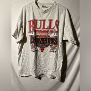 Chicago Bulls Vintage 1991-92 NBA World Champs Back-2-Back T-Shirt XL